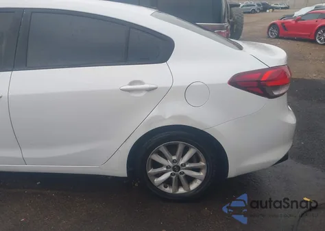 2017 Kia Forte Lx из США, поврежденный, VIN 3KPFL4A7XHE011773